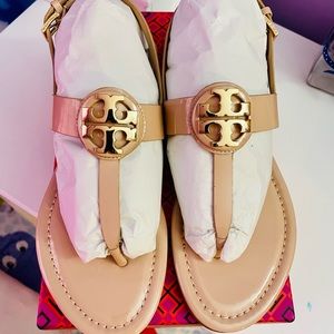 🔥NWT Tory Burch Claire flat thong sandal patent leather size 7.5